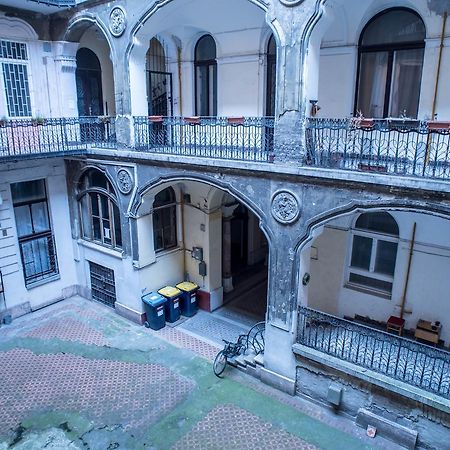 Garden Trees Apartment Budapest Exterior photo
